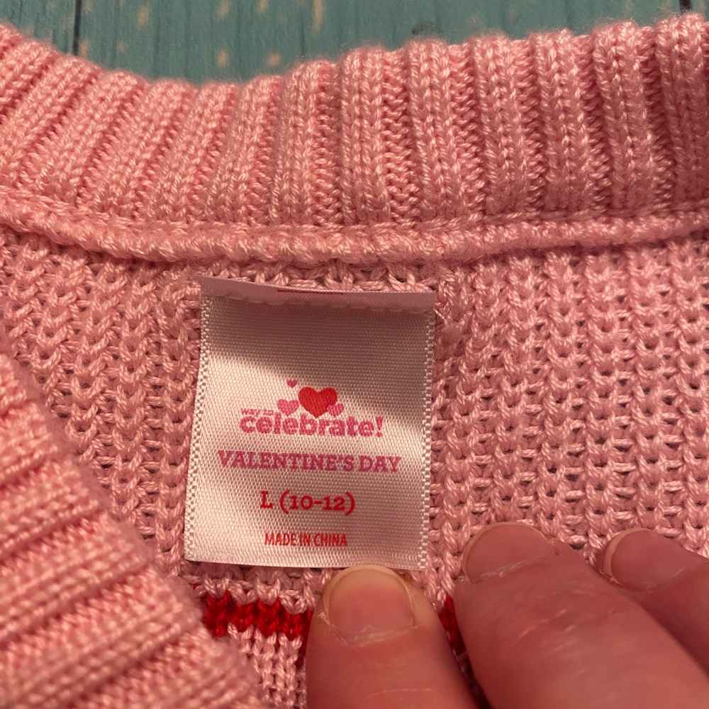 Pink Heart 🩷 Pattern Sweater - Picture 5 of 9